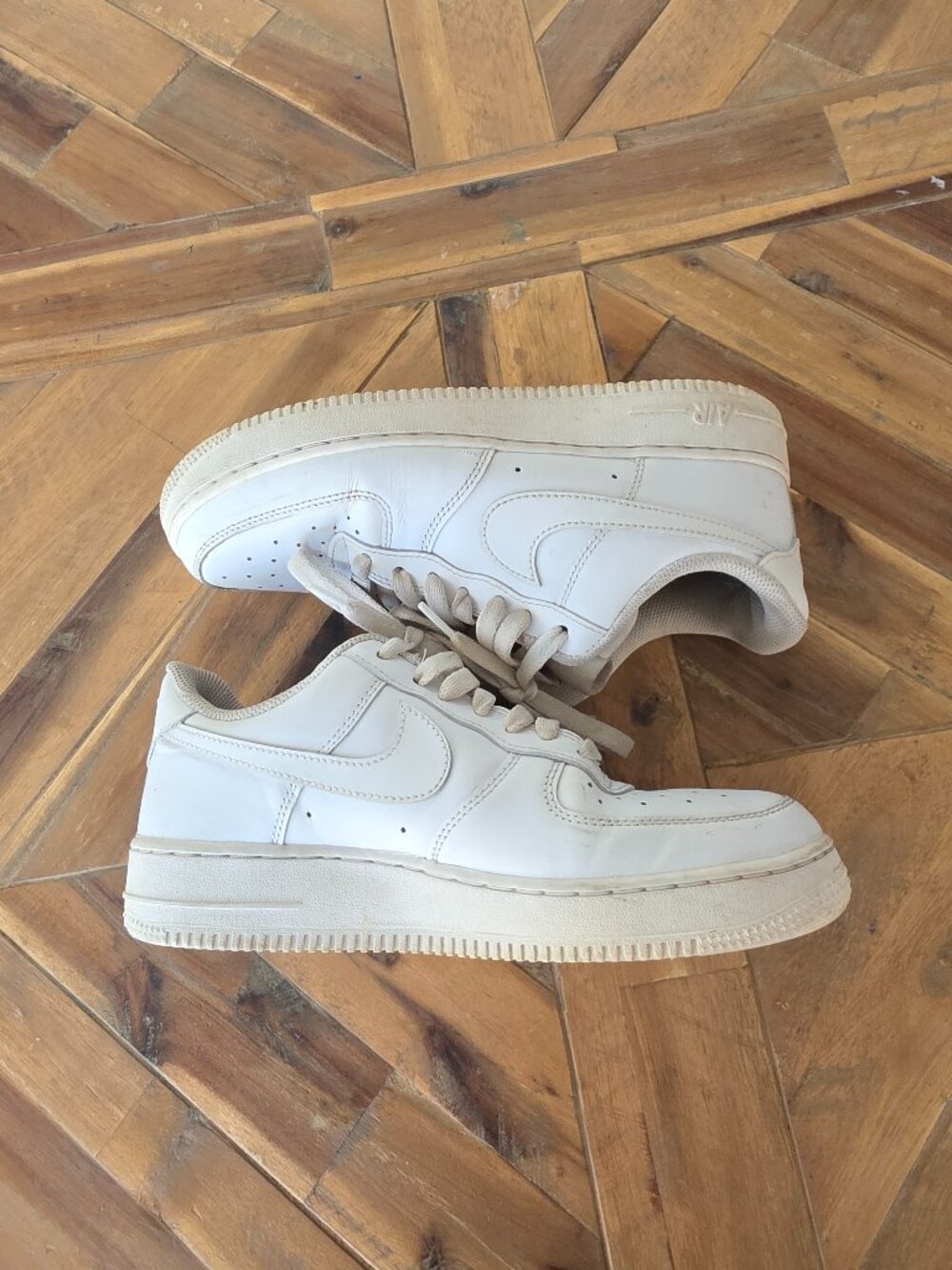 Women's White Nike Air Force 1, Size 8.5
